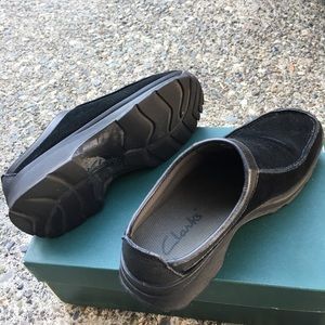 💥FREE SHIPPING on 2 or more items        Clark’s 🖤 Black Suede